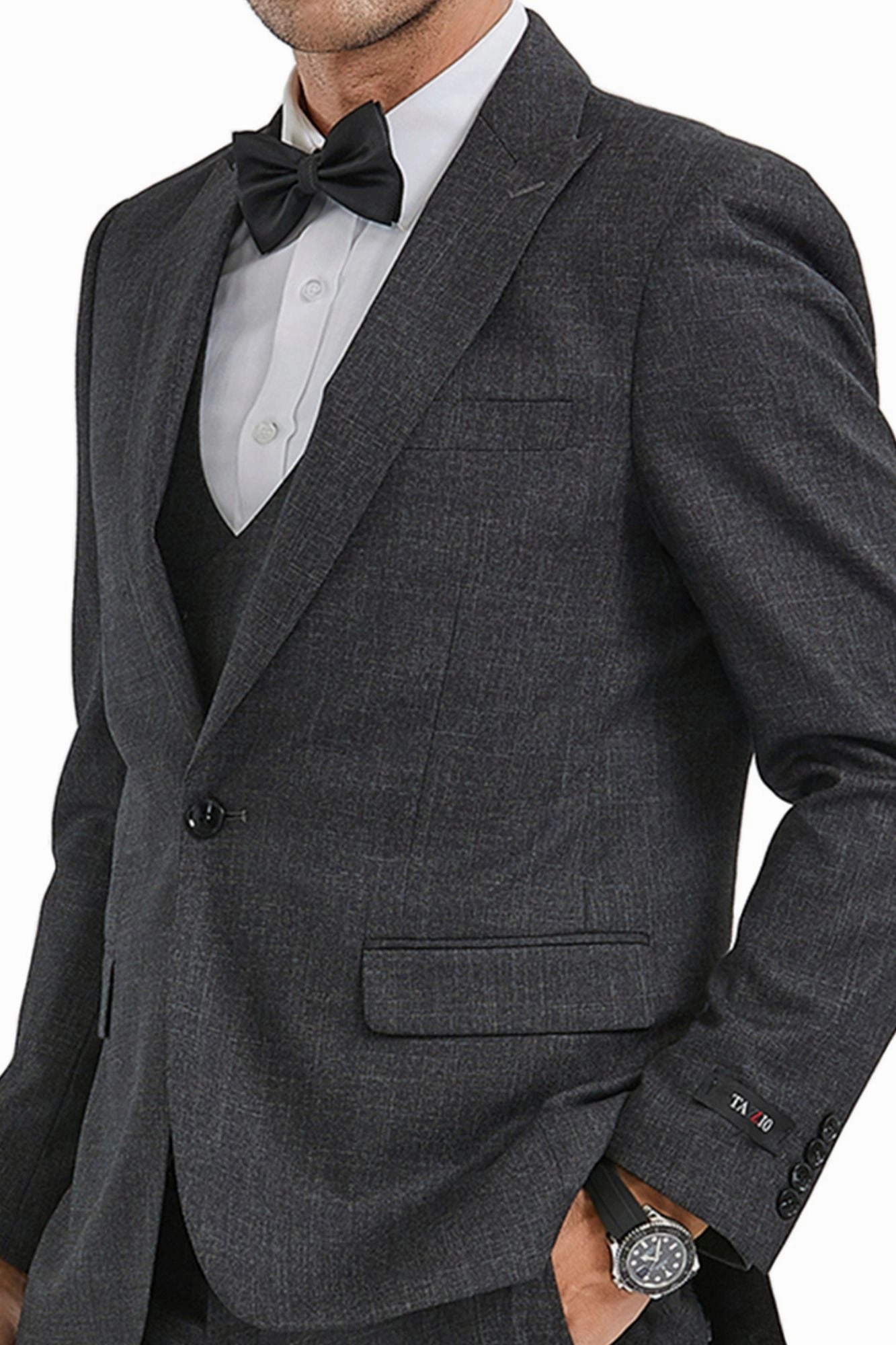 Seamless Collection: 3-Piece Slim Fit Solid Textured Suit For Men In Charcoal